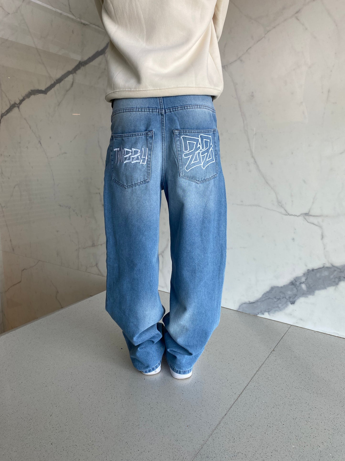 BLUE BAGGY JEANS