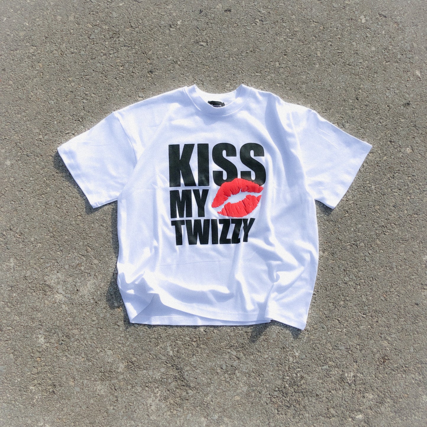 KISS MY TWIZZY